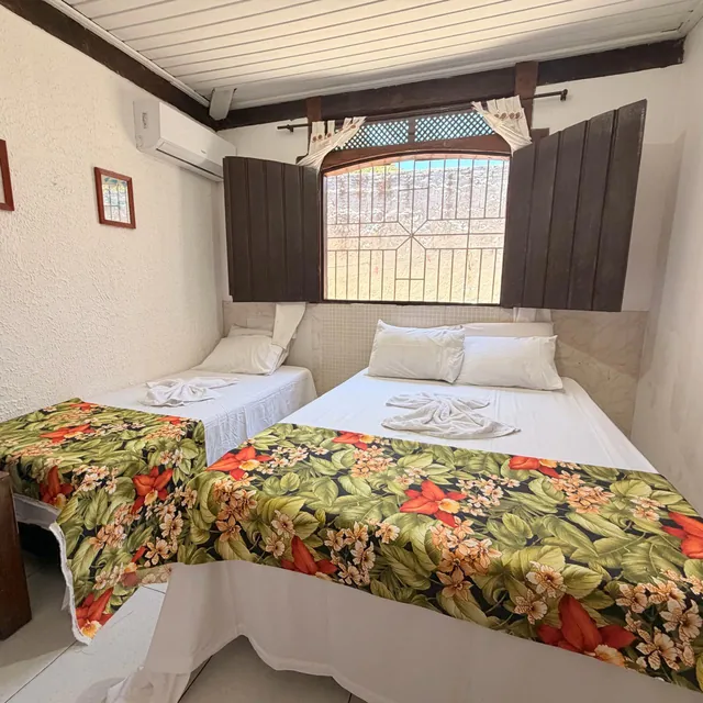 Quarto Casal com cama de casal
